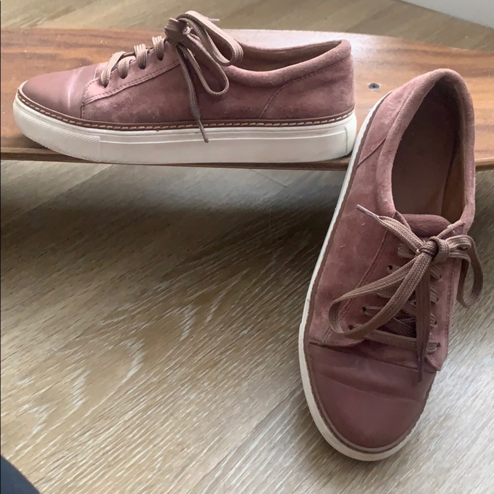 Size 6 Caslon velour shoes